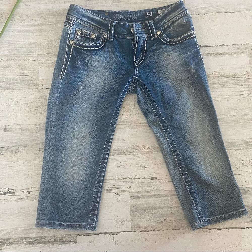 Miss Me Cropped Capri Distressed Jeans